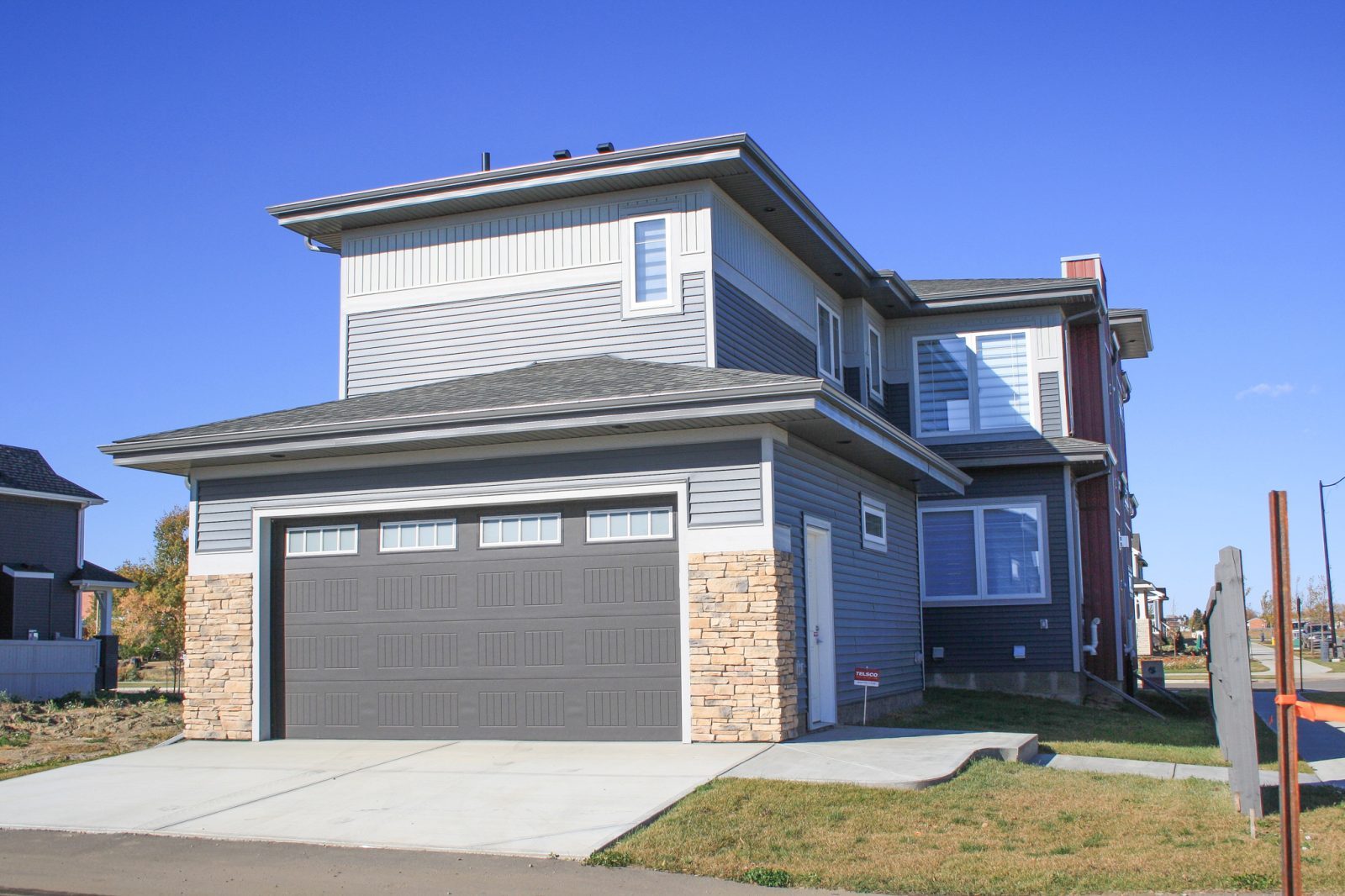 Infill Homes Edmonton Village at/à Griesbach